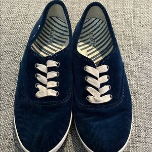 Taos Footwear Women’s Guest  Star Navy Blue Corduroy Sneakers Size 10 LIKE NEW